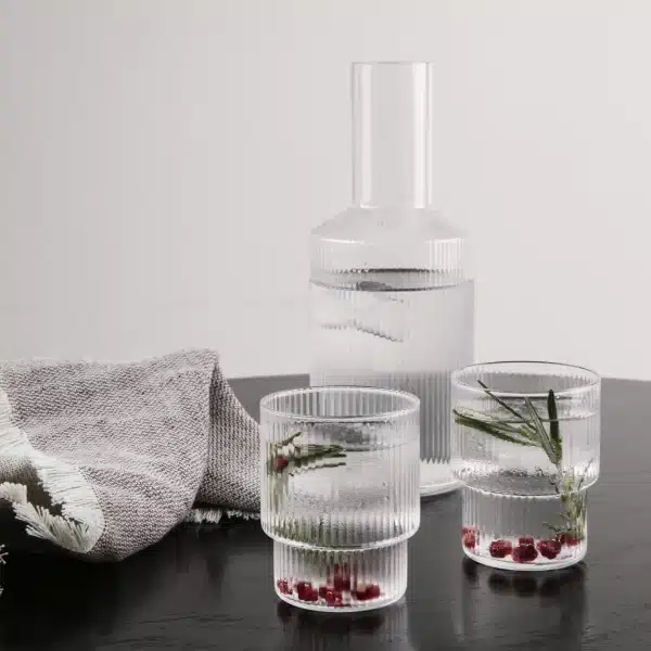Ferm Living - Garrafa Ripple - Clear 2 Ferm Living Garrafa e Copos Ripple Clear